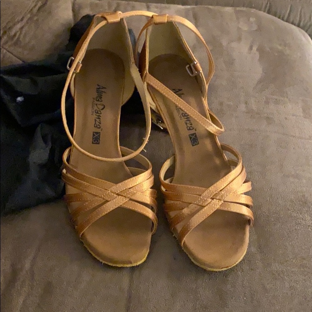 Alma Dance shoes